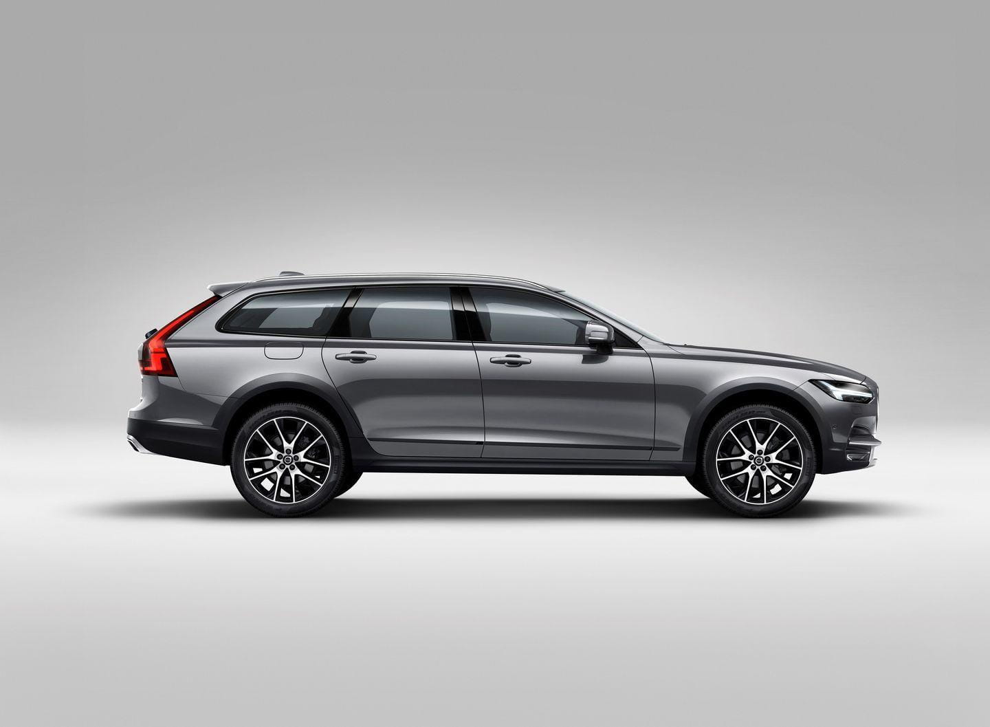 volvo-v90-cross-country-5.jpg