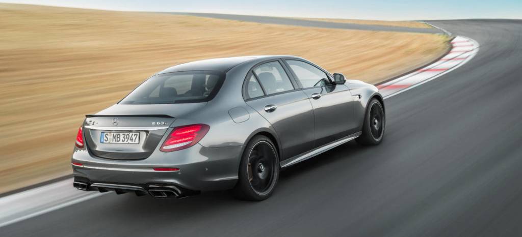 Mercedes-AMG E 63 2017: en vídeo, con 603 caballos y el modo drift dispuesto a devorar nuestros neumáticos traseros Mercedes-AMG E 63 2017: en vídeo, con 603 caballos y el modo drift dispuesto a devorar nuestros neumáticos traseros
