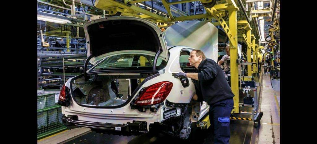 Daimler compensa con 5.650 euros a cada uno de sus empleados por un gran 2015 Daimler compensa con 5.650 euros a cada uno de sus empleados por un gran 2015