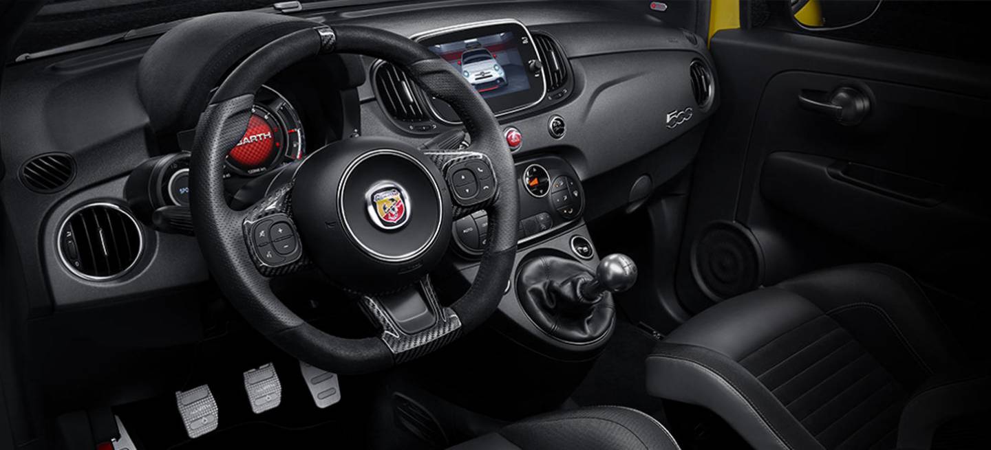 1440_interior_abarth_595_dm_1_1440x655c.jpg