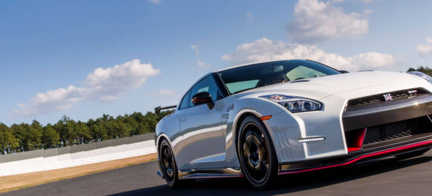 Nismo nissan motorsport #10