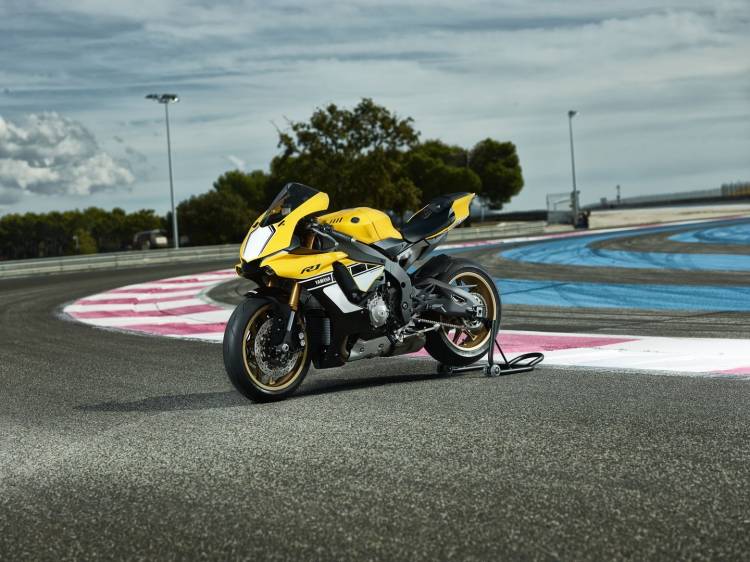 yamaha-yzf-r1-60-aniversario-30_750x.jpg