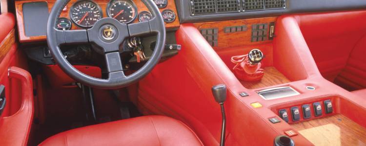 lamborghini-lm002-high-res-12_750x300c.jpg