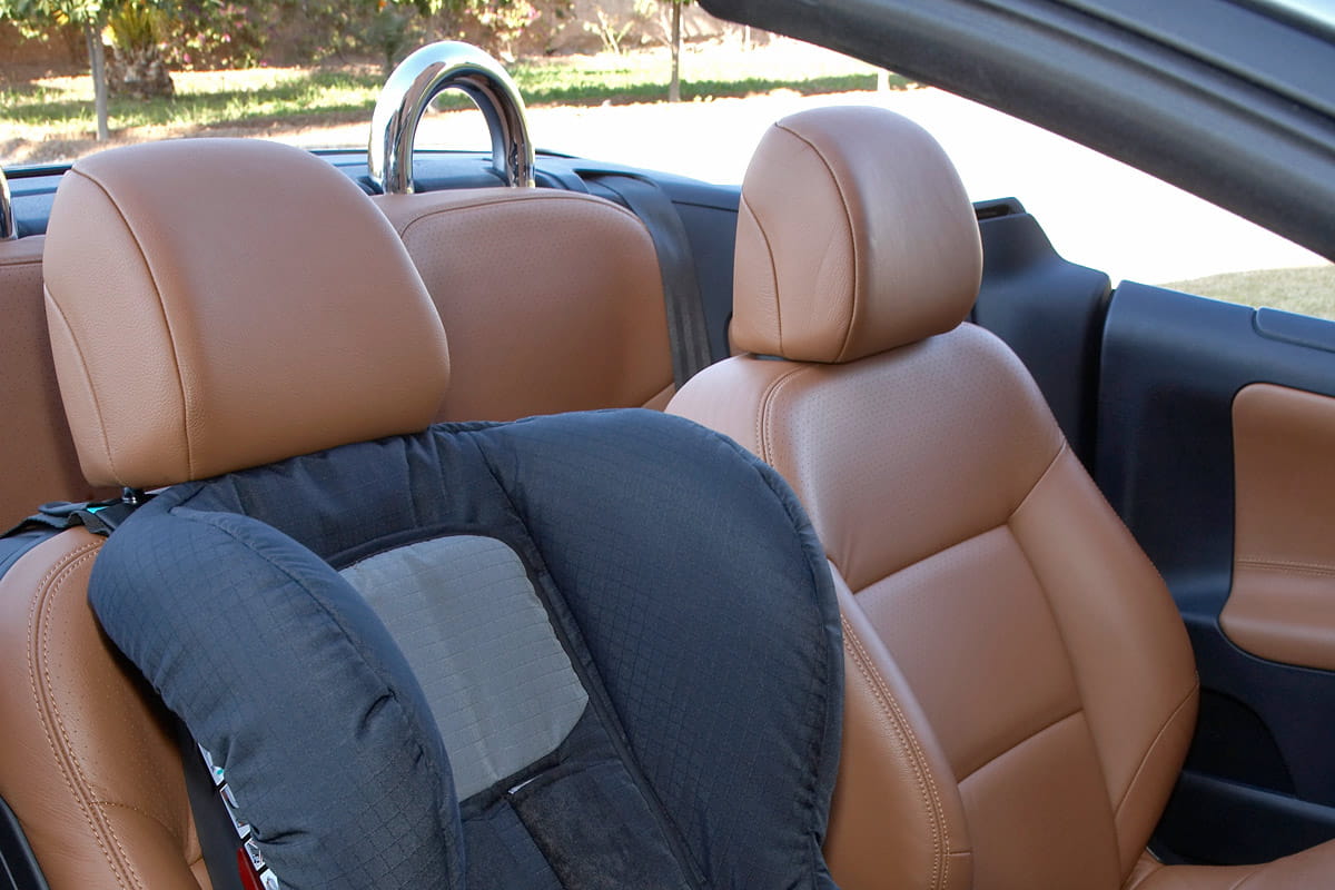 peugeot-207-cc-2008-interior-5.jpg