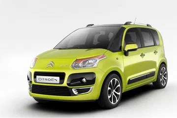 Vista angular del Citroën C3 Picasso destacando su diseño frontal y lateral.