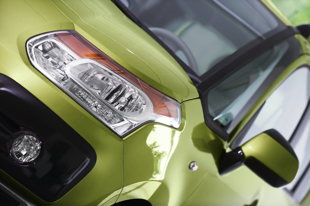 Consola central del Citroën C3 Picasso con detalles cromados