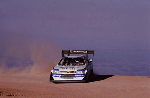 Ari Vatanen en el ascenso a Pikes Peak, maestría al volante