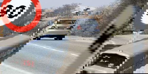 Multa de 100€ a partir de los 121 km/h, reformas en sanciones