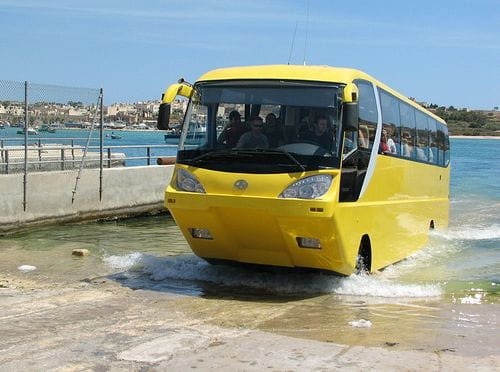 Amphicoach, el primer autobús anfibio del mundo