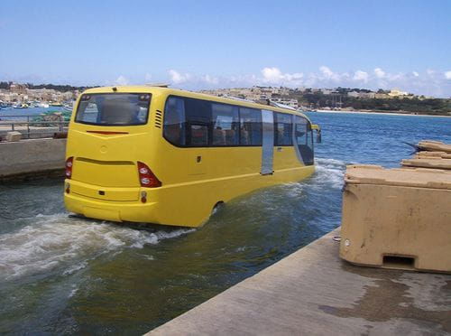 Amphicoach, el primer autobús anfibio del mundo