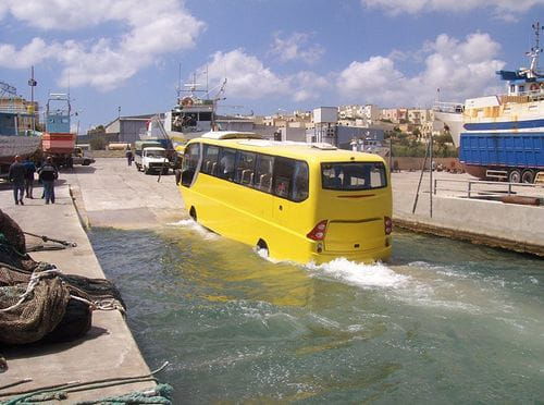 Amphicoach, el primer autobús anfibio del mundo