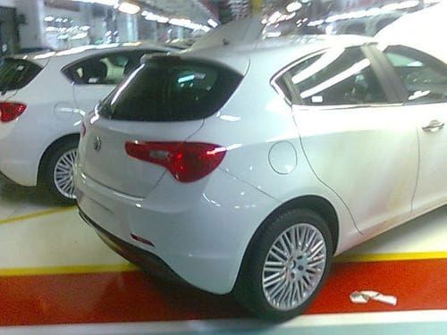 Alfa Romeo Milano, revelado al completo