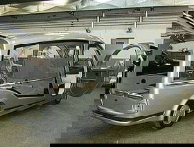 Una empresa catalana oferta un coche fúnebre eléctrico