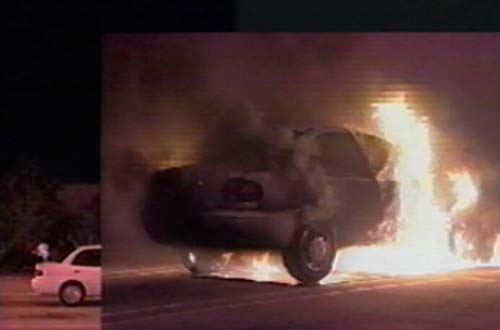Simulación incendio coche hidrógeno y coche gasolina (2001)