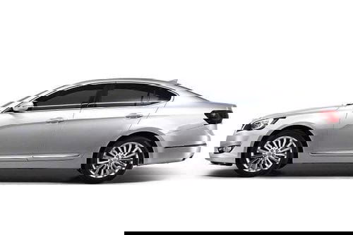 Primeras imágenes del Kia VG, reemplazo del Opirus