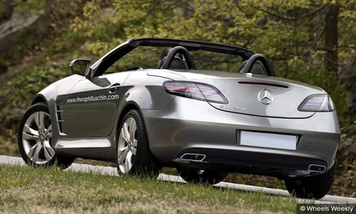 Mercedes SLK convertido en un mini SLS AMG, recreación