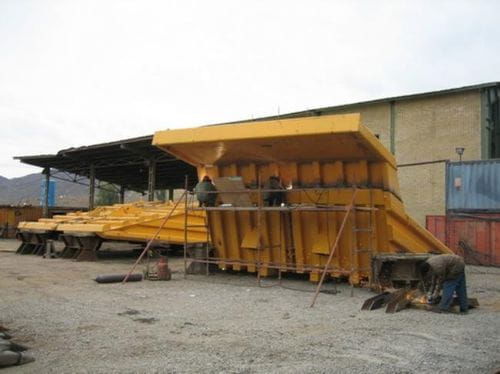 ¿Cómo se construye un dumper gigante Belaz?