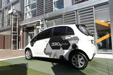 Vista lateral del Citroën C-Zero destacando su diseño compacto