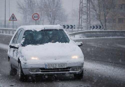 ¿Por qué en invierno los coches consumen más combustible?