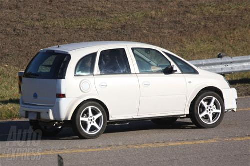 Opel Corsa SUV, mula de pruebas