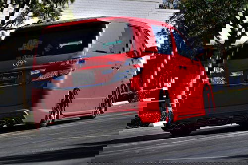 Un Toyota Vellfire 
