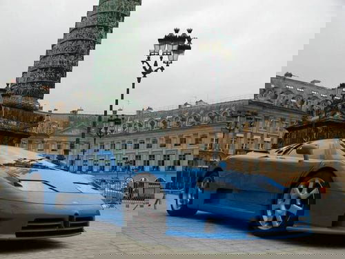En tres años destroza diez coches exóticos