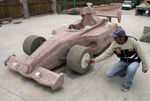 F1 construido en piedra