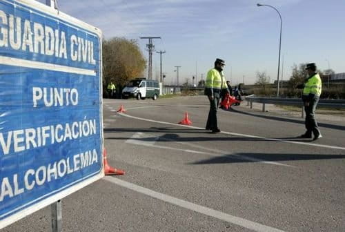 El pack completo: borracho, manco, fumando, sin carnet y sin seguro