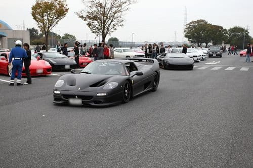 Ofensa a un clásico 4: Ferrari F50 tuneado en negro mate