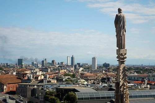 Milán se cierra al tráfico por niveles peligrosos de contaminación