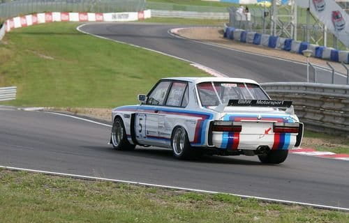 Un BMW M5 E28 CSL completamente artesanal