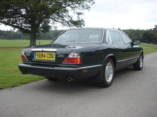 A la venta el Daimler Majestic V8 LWB de la reina de Inglaterra