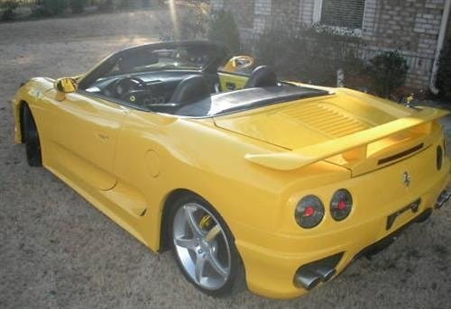 Toyota MR2 convertido en un Ferrari