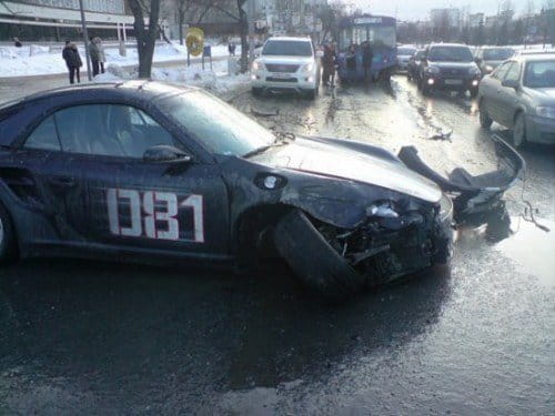 Accidente de un Porsche 911 Turbo Cabriolet en Siberia