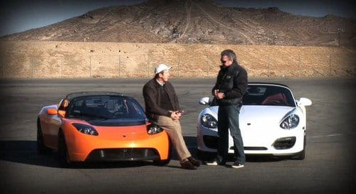 Porsche Boxster Spyder contra Tesla Roadster Sport, duelo videovigilado en circuito