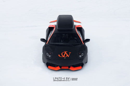 Un Lamborghini Murciélago LP670-4 SV muy invernal