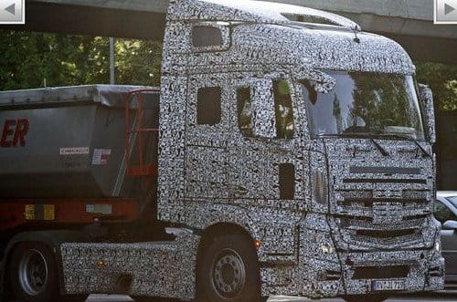 Los Mercedes Axor y Actros también pueden ir camuflados