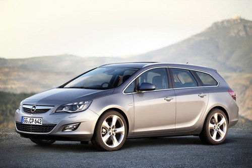 Opel Astra Sports Tourer 2010