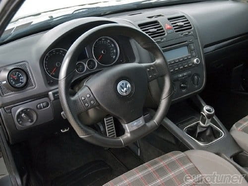 Volkswagen Corrado VR6 con el interior y el motor del Golf V GTI