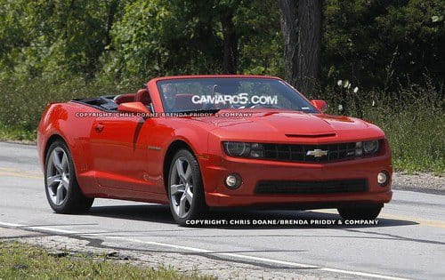 El Chevrolet Camaro Convertible se pasea en top-less