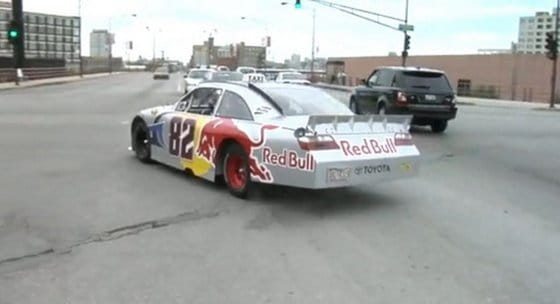 Un taxi de la NASCAR por las calles de Chicago