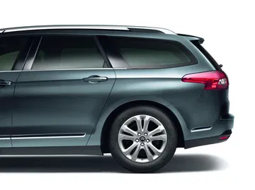 Silueta lateral del Citroën C5, destacando su diseño aerodinámico.