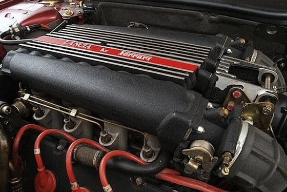 Lancia Thema 8.32 con corazón Ferrari