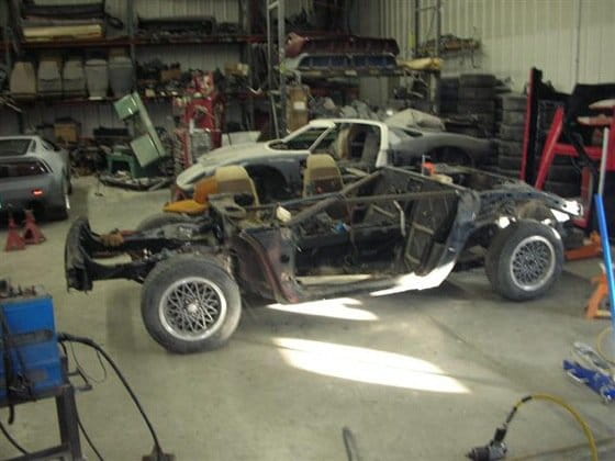 Réplica de Lamborghini Miura sobre Fiero