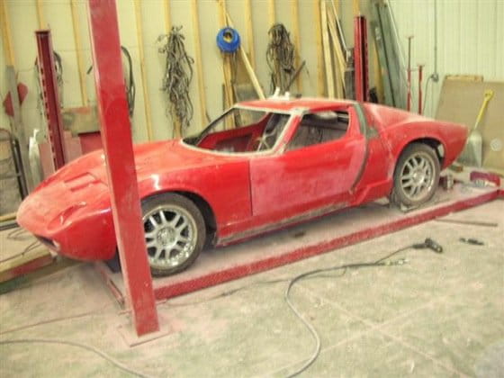 Réplica de Lamborghini Miura sobre Fiero