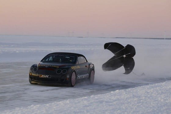 Bentley vuelve a superar el récord de velocidad sobre hielo