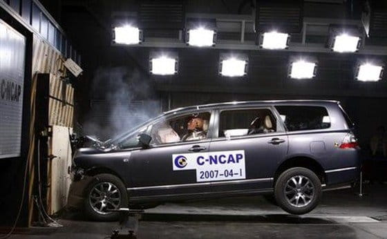 La controversia de la C-NCAP y los estándares de choque