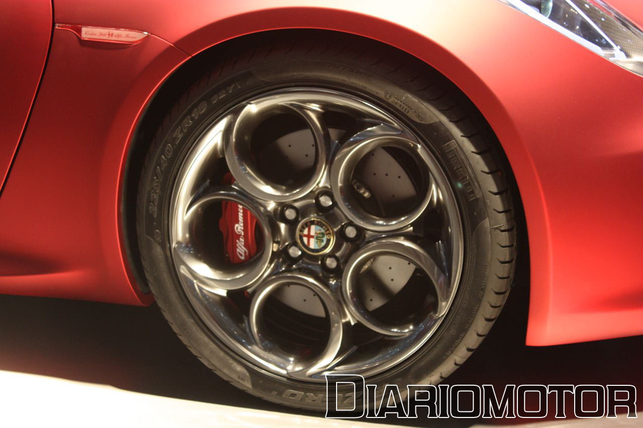 Alfa Romeo 4c Concept En Ginebra Pasado Y Futuro Unidos