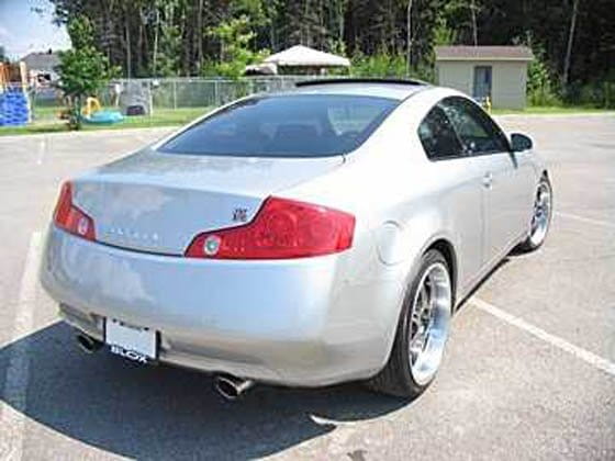 Infiniti G35 con frontal de Nissan GT-R