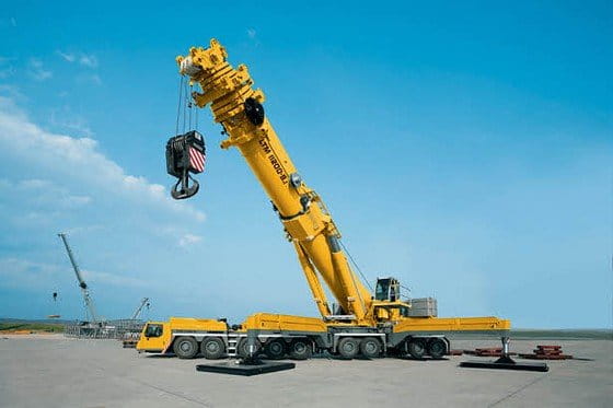 Liebherr LTM 11200-9.1, la grúa motorizada más grande del mundo